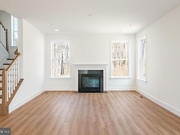 4th image of 1210 Parish Hill Ln