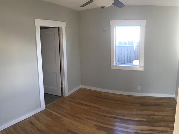 4th image of 2111 S Fox St