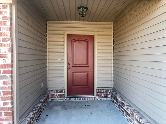 2nd image of 192 Cambridge Dr