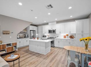 19529 W Astor Pl, Northridge, CA 91324