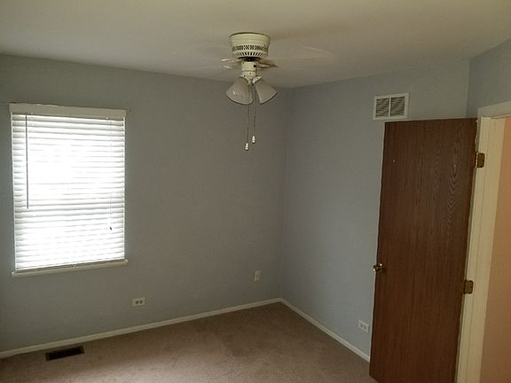 5th image of 2670 Waterford Ct #2670