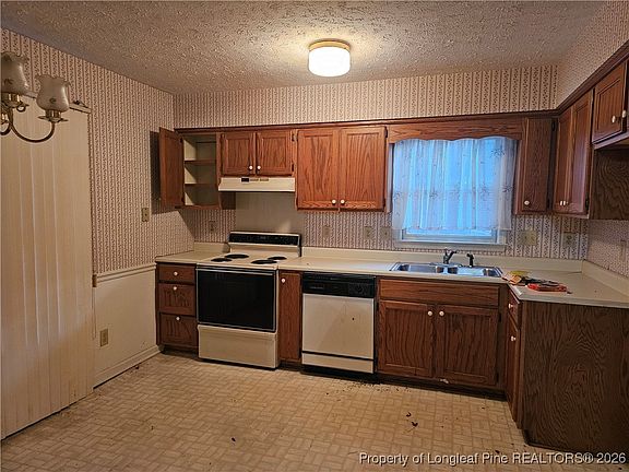 3rd image of 2670 Rivercliff Rd