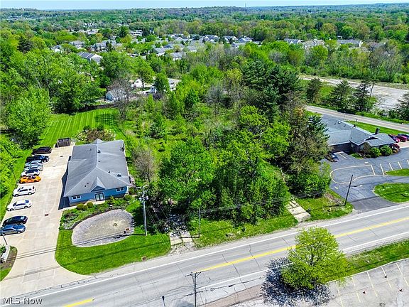 3rd image of 2855 Copley Rd