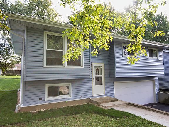3rd image of 0N067 Cottonwood Dr