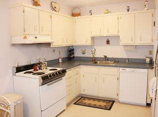 2 Chapel Hill Dr, Plymouth, MA 02360