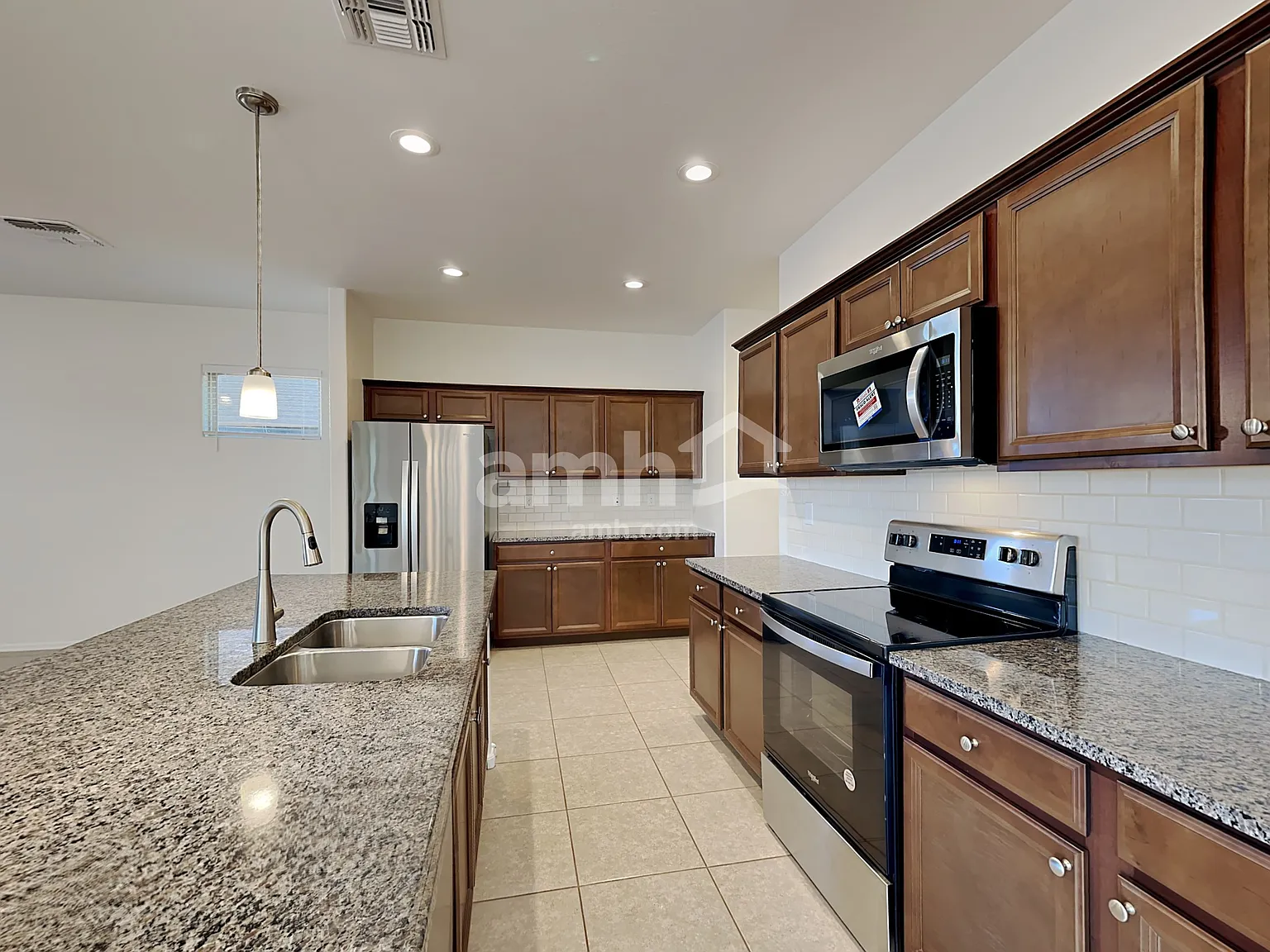 4 bed, 2.5 bath, 2343 sqft, $2,235 — Photo 3