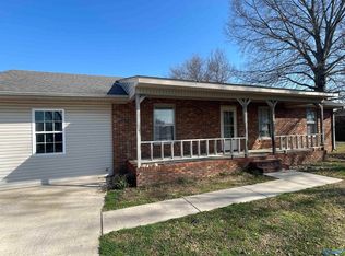 112 Alice Ln, Athens, AL 35611