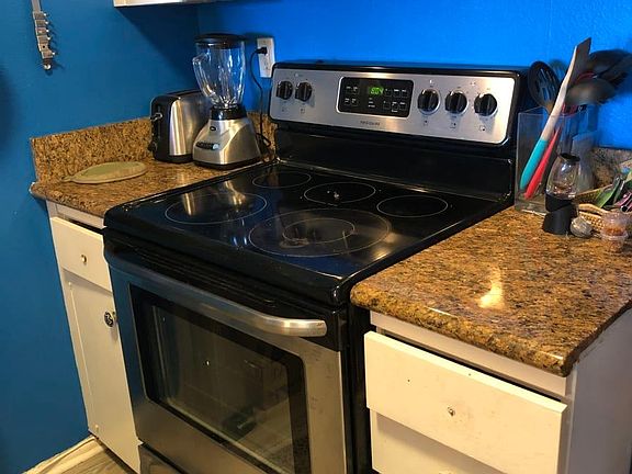 3rd image of 2121 Ocean Ave APT 2