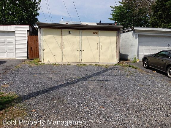 2nd image of 316 Old 9th St APT 1