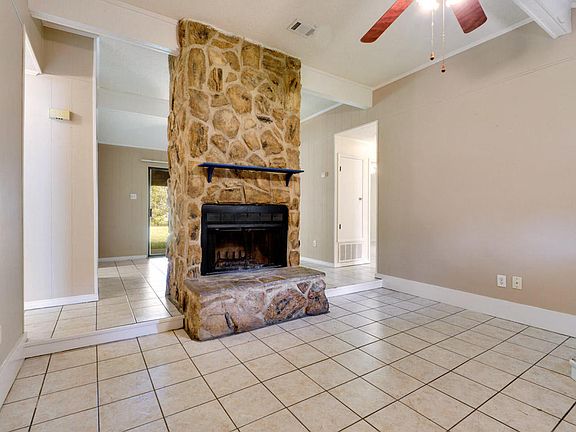 3rd image of 4809 Fordham Dr