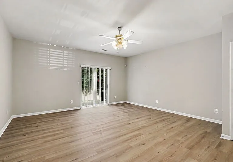 2224 Winthrop Chase Dr — Photo 5