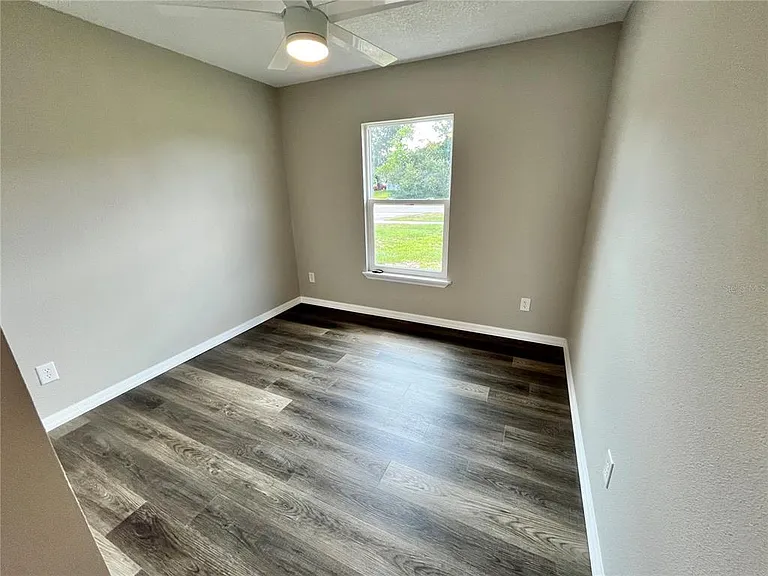 1494 Courtland Blvd — Photo 13