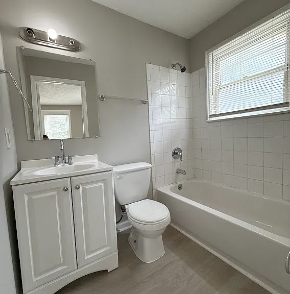 1376 Lockwood Dr SW — Photo 12