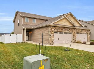 3914 Summer Sage Ct, Champaign, IL 61822