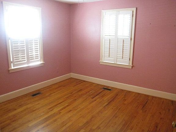 3rd image of 316 S Nettles St