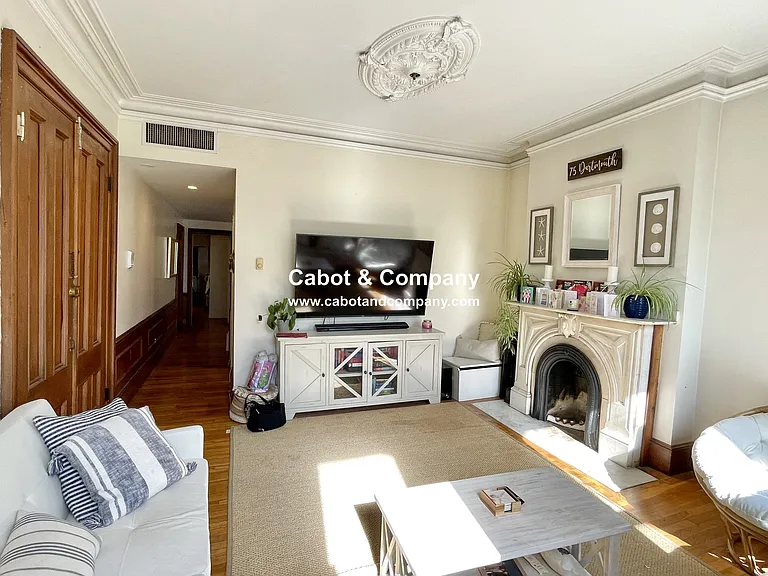 75 Dartmouth St #1 — Photo 4
