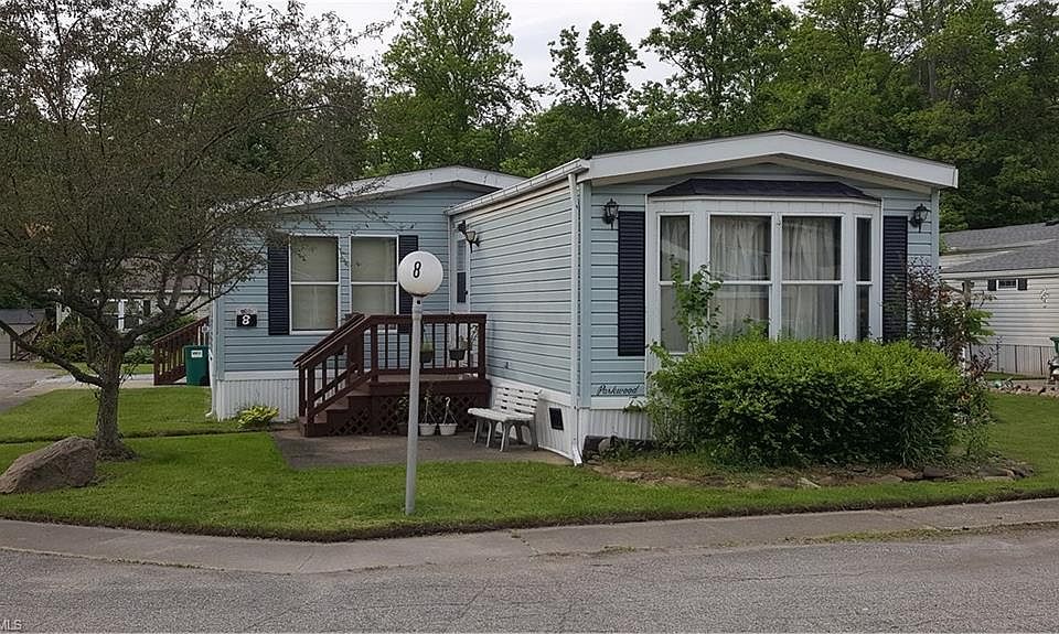 1st image of 8 Lois Ln