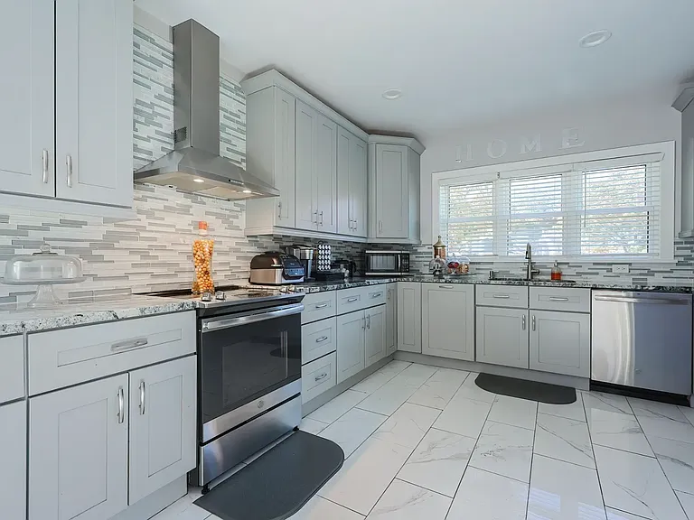 41 Liberty Hill Ave #2 — Photo 10