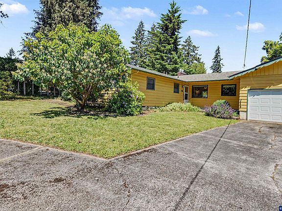 3rd image of 893 Idanha Ct SE