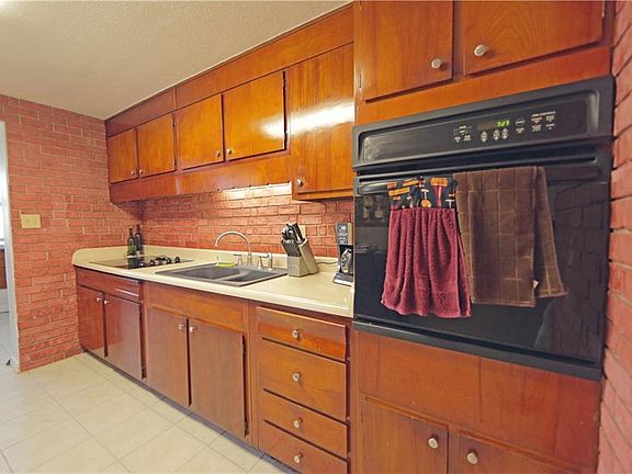 5th image of 2377 Philippe Pkwy