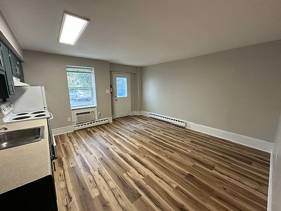 3rd image of 104 N Main St