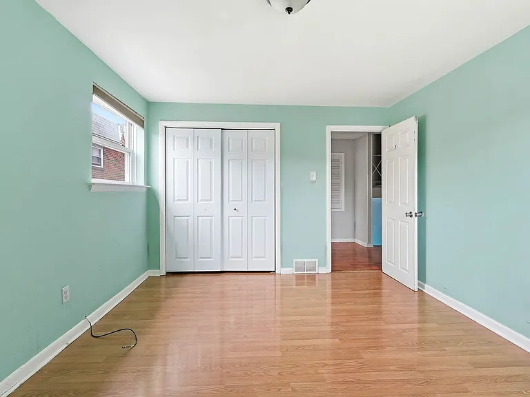 2217 Hoffnagle St — Photo 8