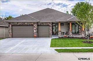 1st image of 551 S 182nd St
