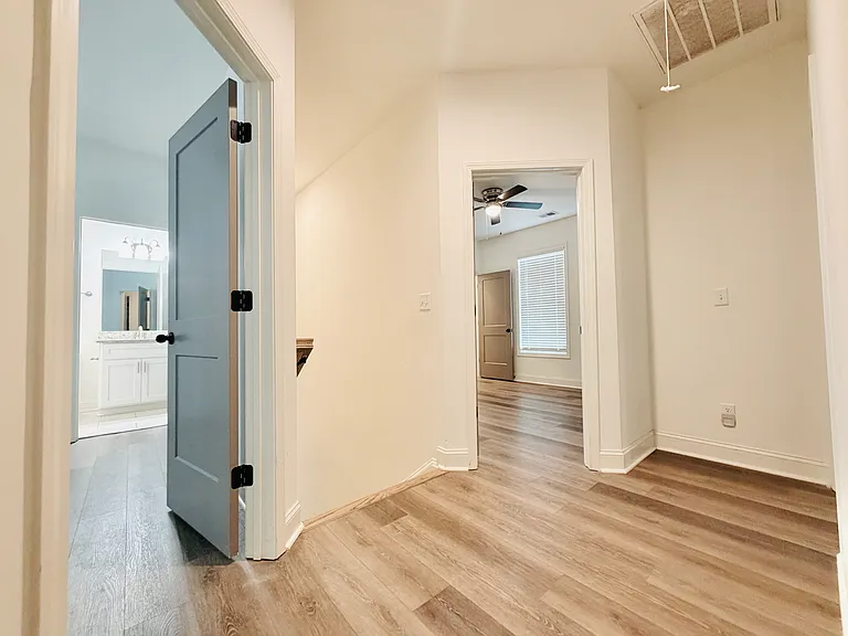 2035 Rosewood Dr — Photo 22