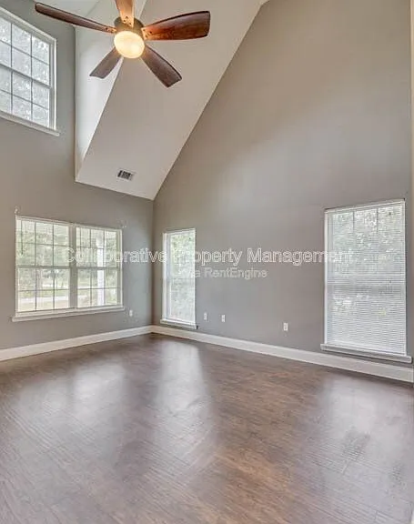 103 W Tietgen St — Photo 17