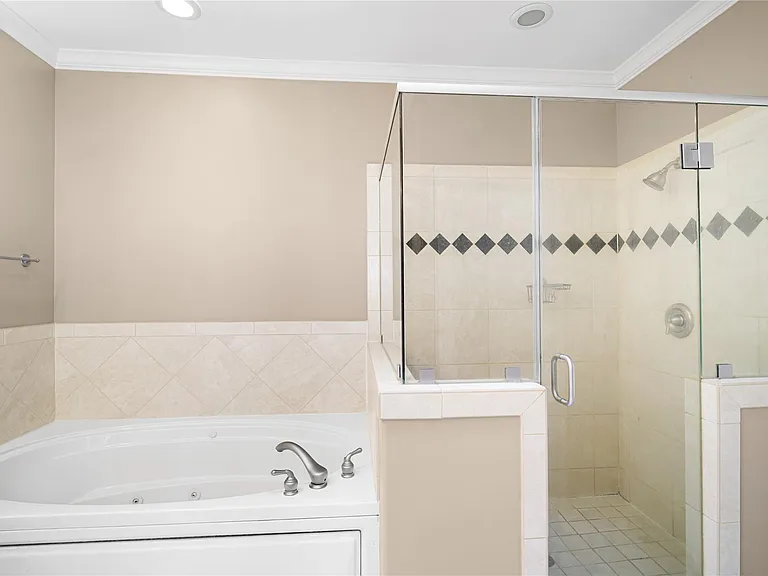 2150 Bancroft St — Photo 10