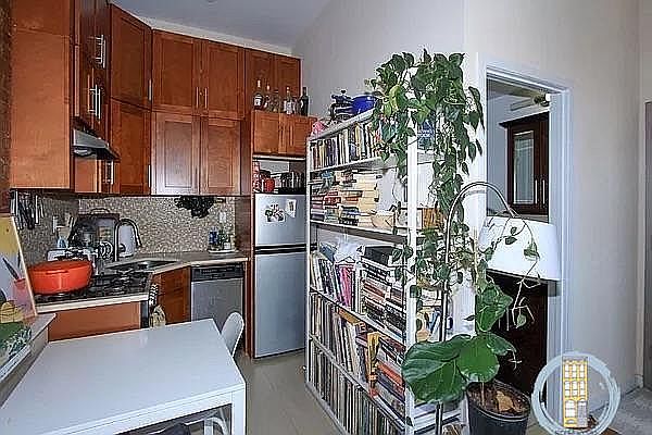 1st image of 142 Macon St APT 2B