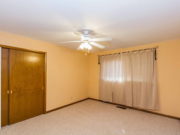 5th image of 3714 Linda Dr