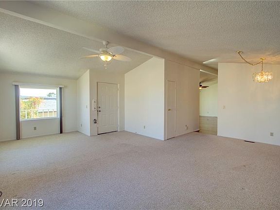 3rd image of 661 Mount Blackburn Ln