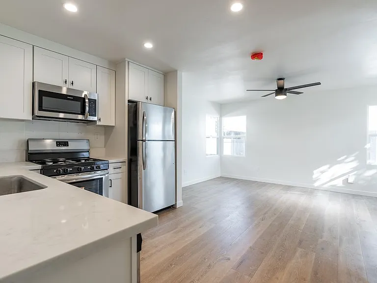 4511 Utah St — Photo 9