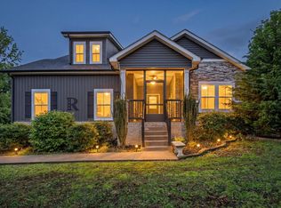 2140 Palmyra Rd, Palmyra, TN 37142