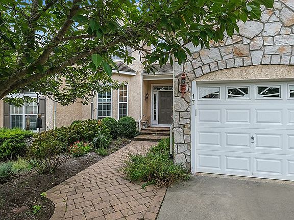 2nd image of 17 Beidler Dr