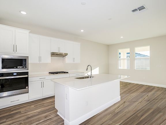 Pasadena Woods Mariposa Gourmet Kitchen