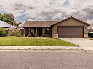 907 Meadow View Rd, Hanford, CA 93230