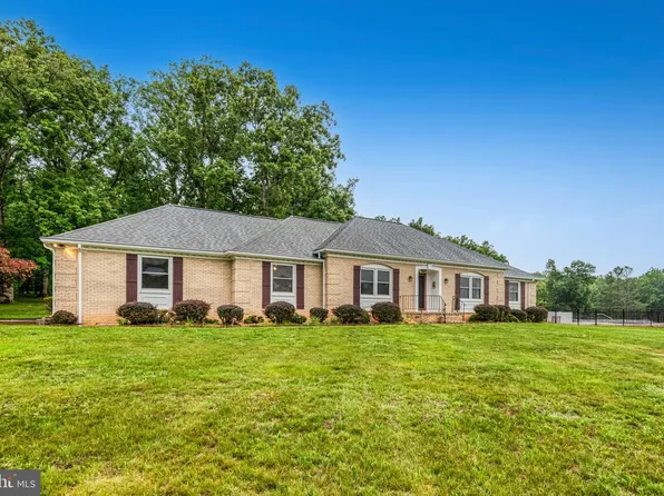 7961 Leeds Manor Rd, Marshall, VA 20115