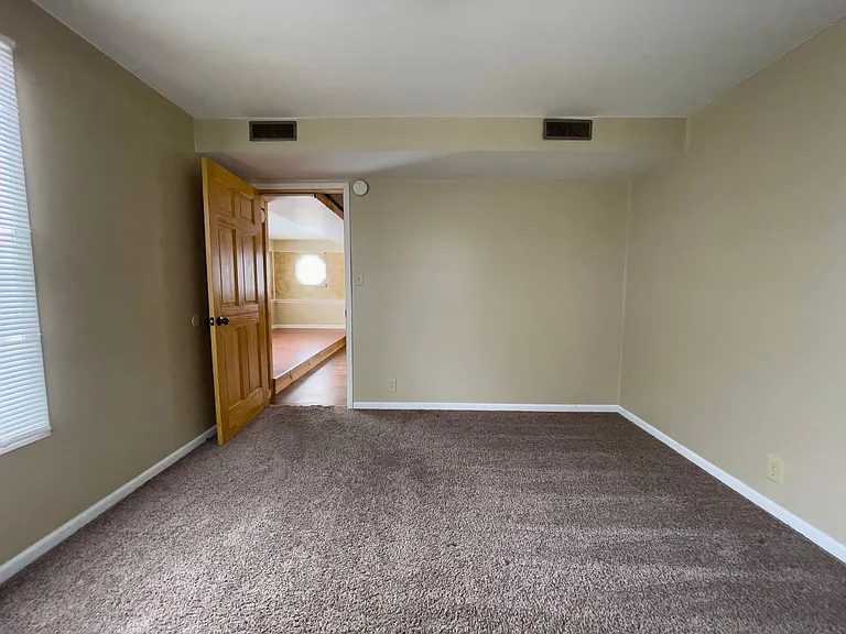 1800 E Princeton Ave — Photo 17