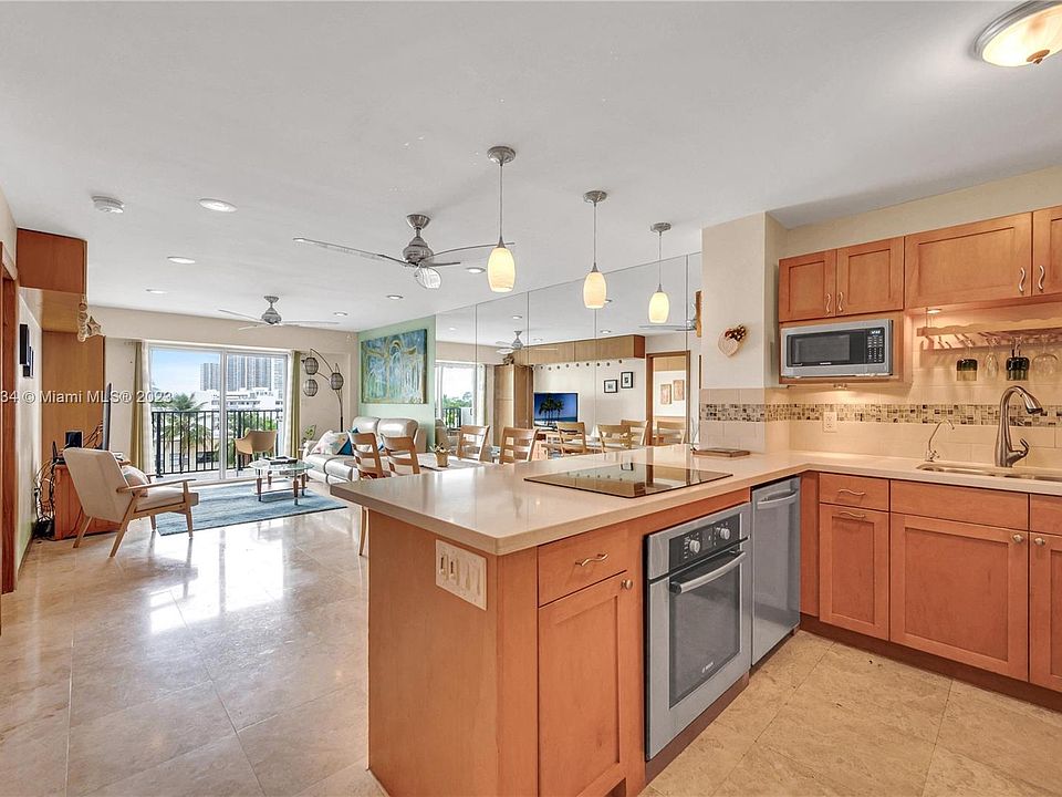1st image of 1000 Michigan Ave APT 606