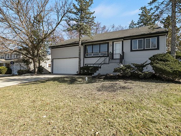 2nd image of 736 Clohesey Dr