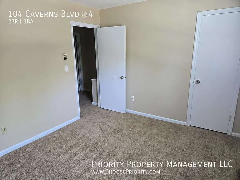 104 Caverns Blvd #4 — Photo 6