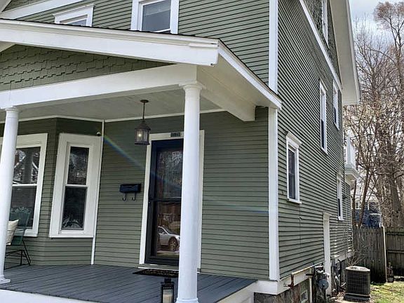 3rd image of 1326 Sherman St SE