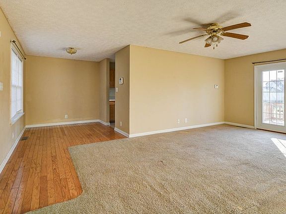 4th image of 712 Shetland Dr