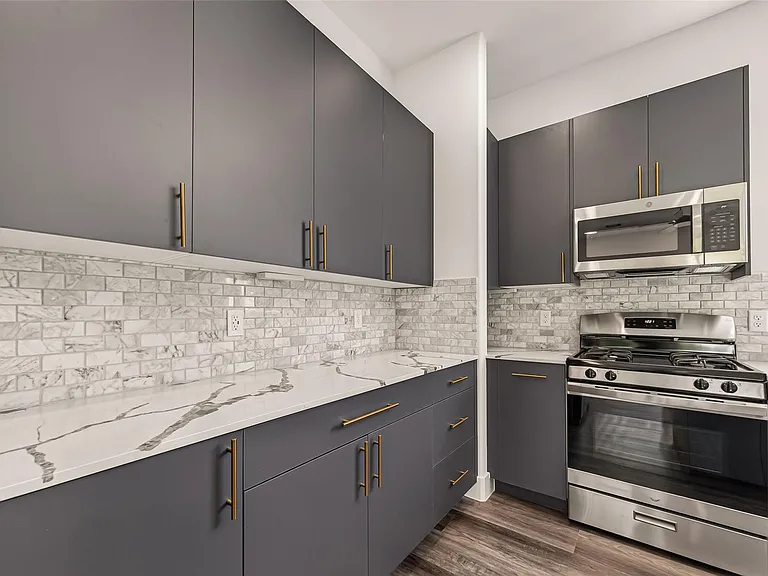 2711 Dennis St — Photo 12