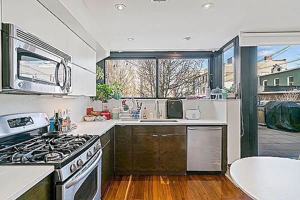 1st image of 398 Bond St #2