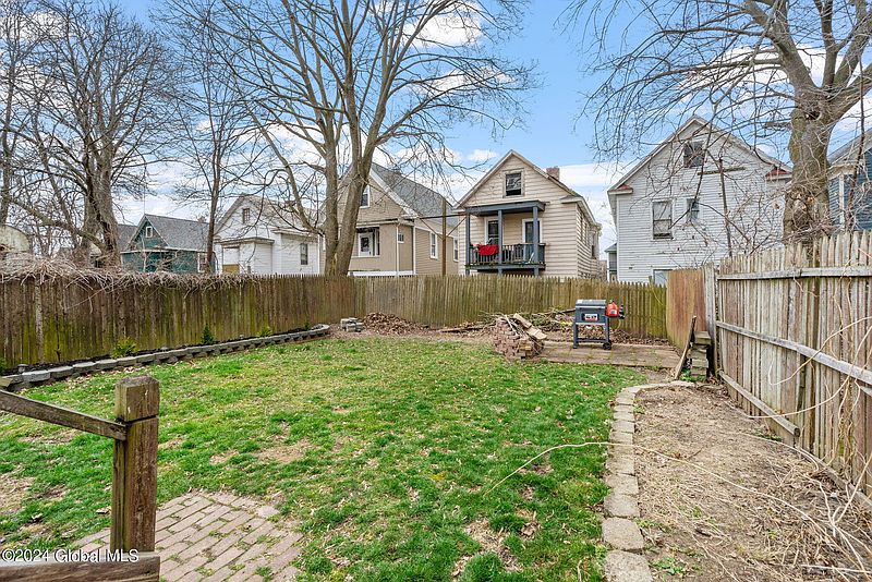 4th image of 502 Morris Street