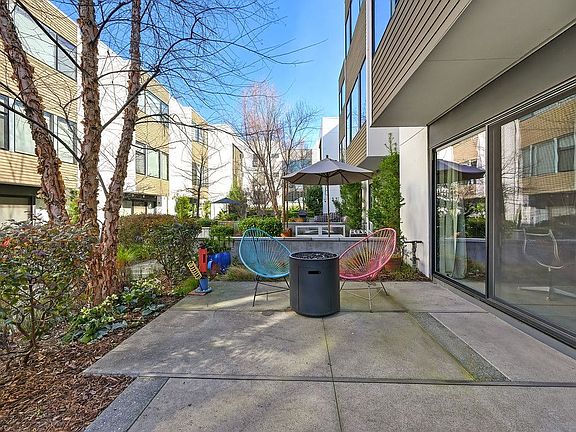 2nd image of 979 Eames Walk