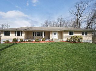 162 Peaceable St, Ridgefield, CT 06877
